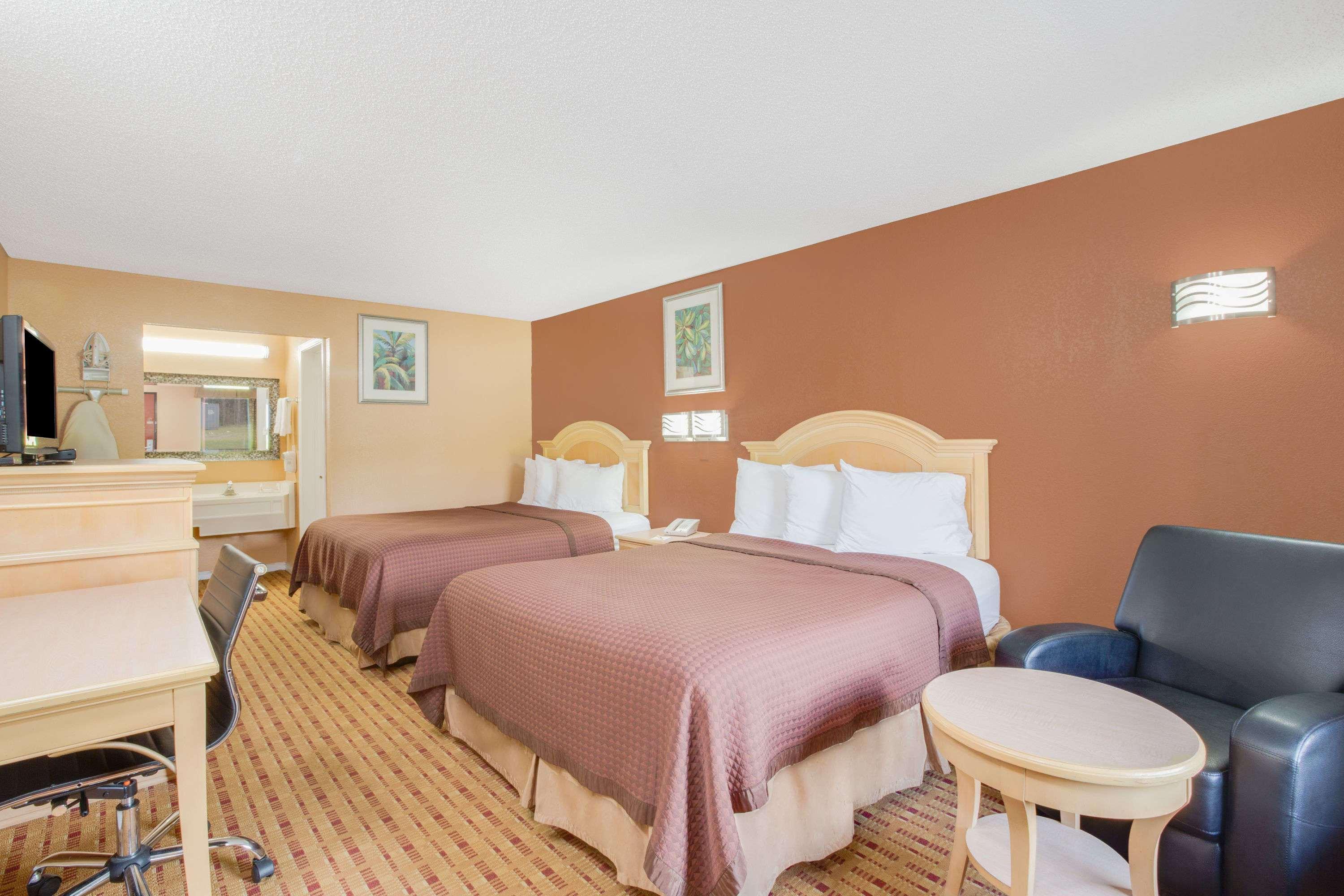Columbus Inn And Suites Luaran gambar
